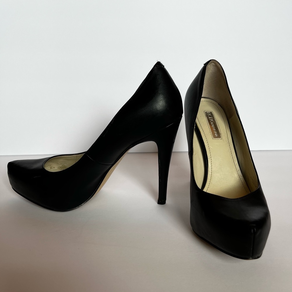 BCBG Black Hidden Platform 4” Heels Size 7.5